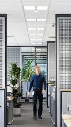 Zvýšenie produktivity na pracovisku vďaka kancelárskemu osvetleniu Philips 