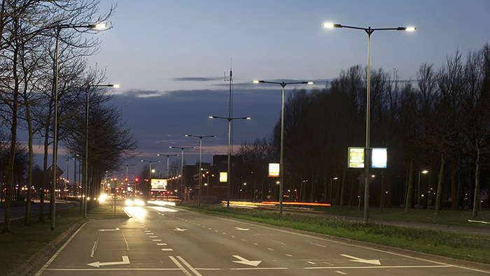 Ulica osvetlená spoločnosťou Philips Lighting 