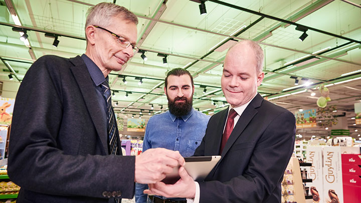 Ušetrite až 15 % prispôsobením osvetlenia každodennej prevádzke vášho obchodu.