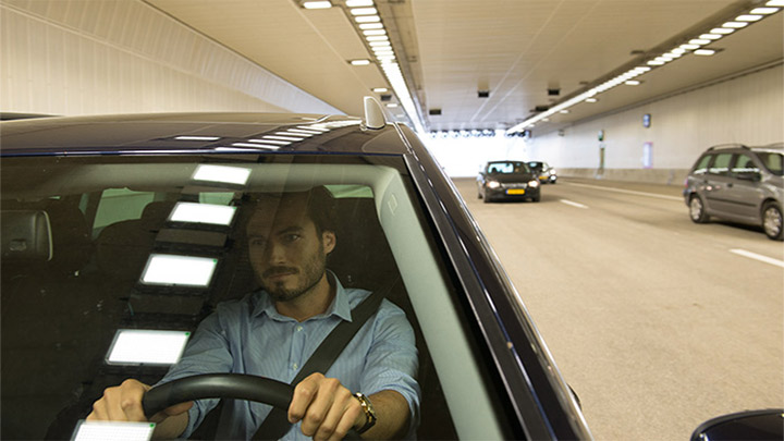 Zachovajte bezpečnosť vodičov v celom tuneli pomocou inteligentného osvetlenia tunela