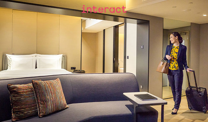 Svetelné scény na zlepšenie atmosféry v hotelových izbách s technológiou Interact Hospitality
